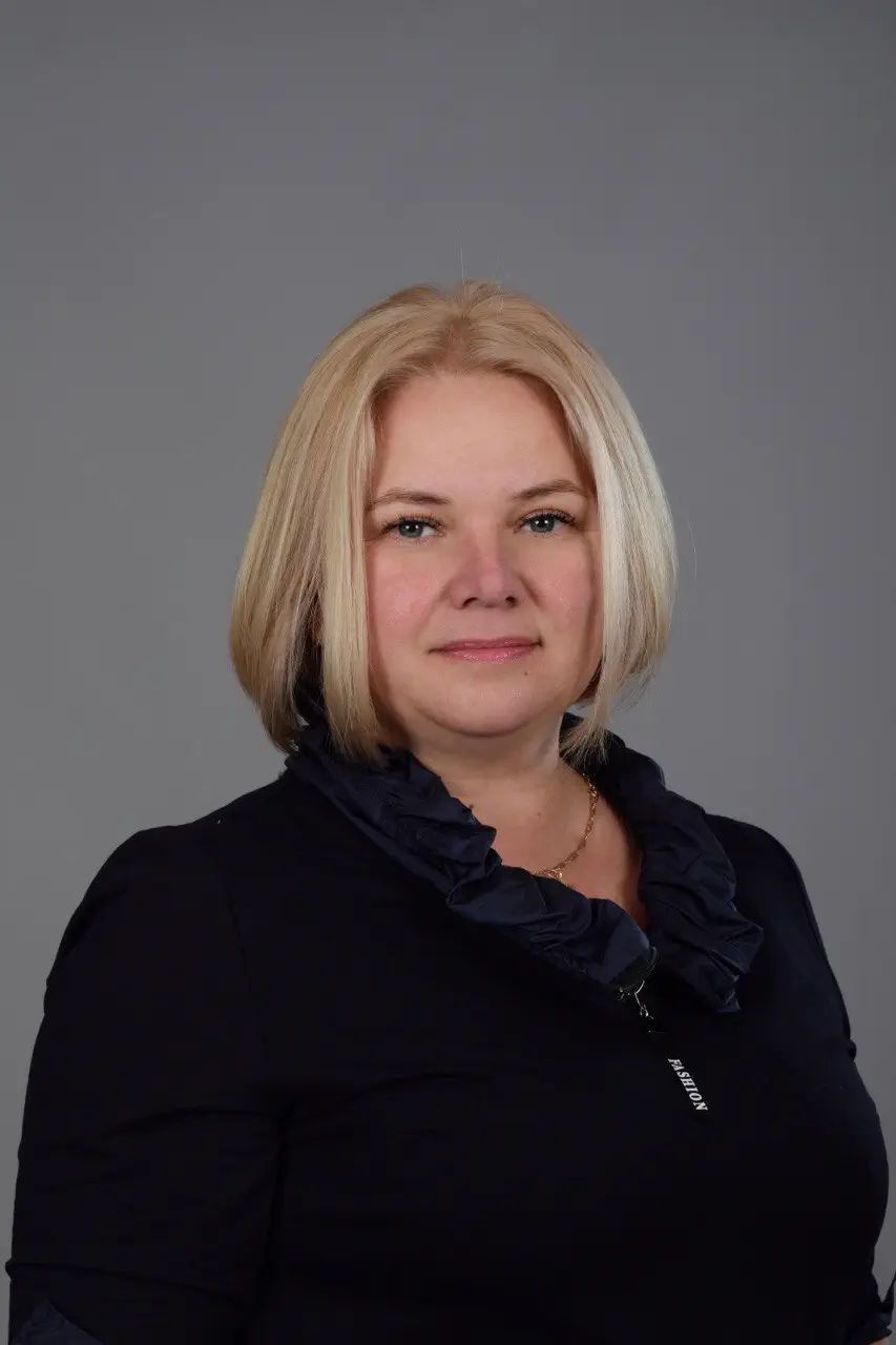 Олена Степова