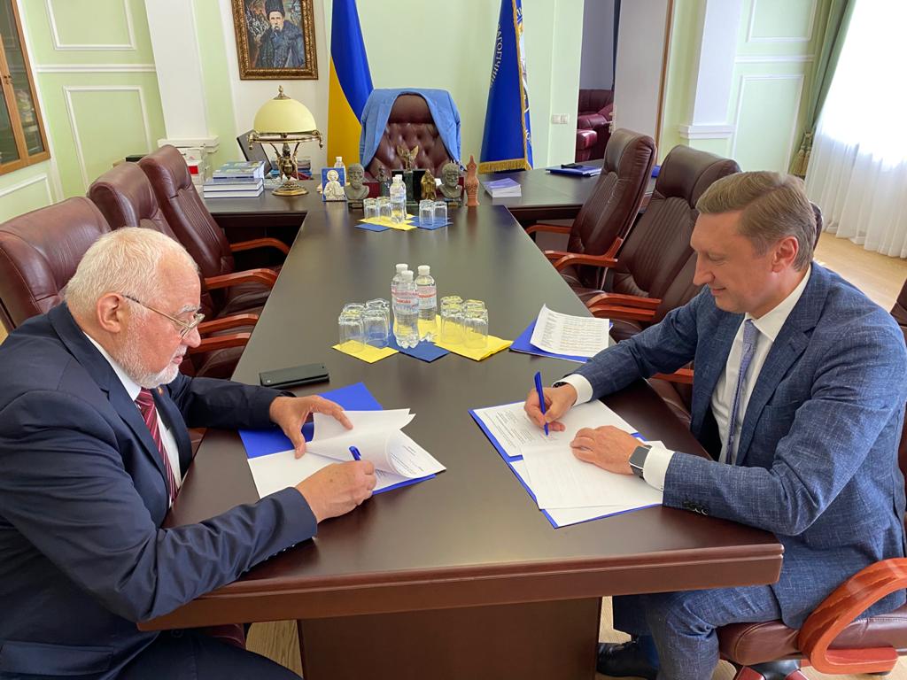 Голови Рад ЗВО Київщини і Одещини підписали договори про співробітництво з колегами Полтавщини
