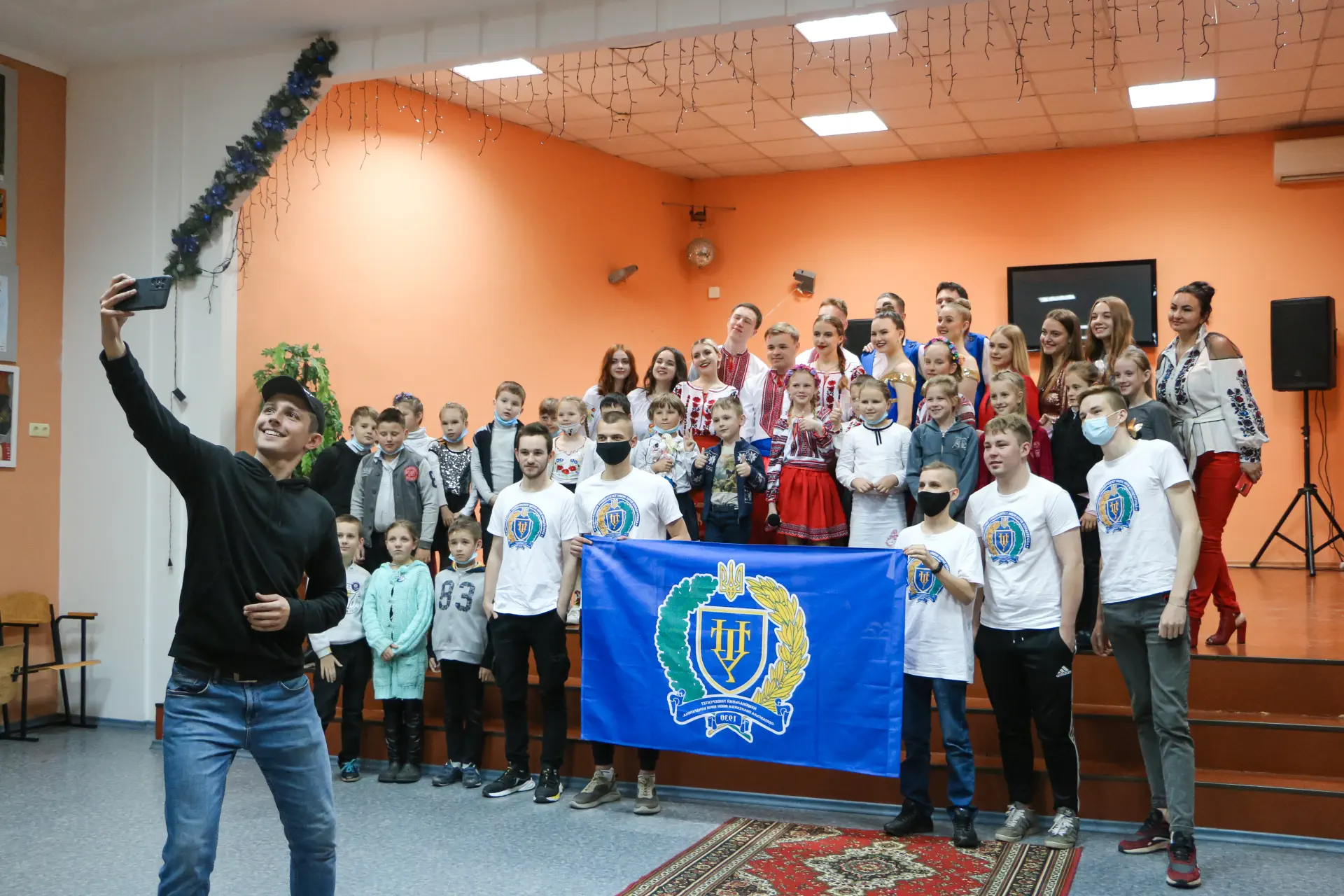 Волонтери політехніки подарували свято вихованцям мистецького ліцею імені Софії Русової