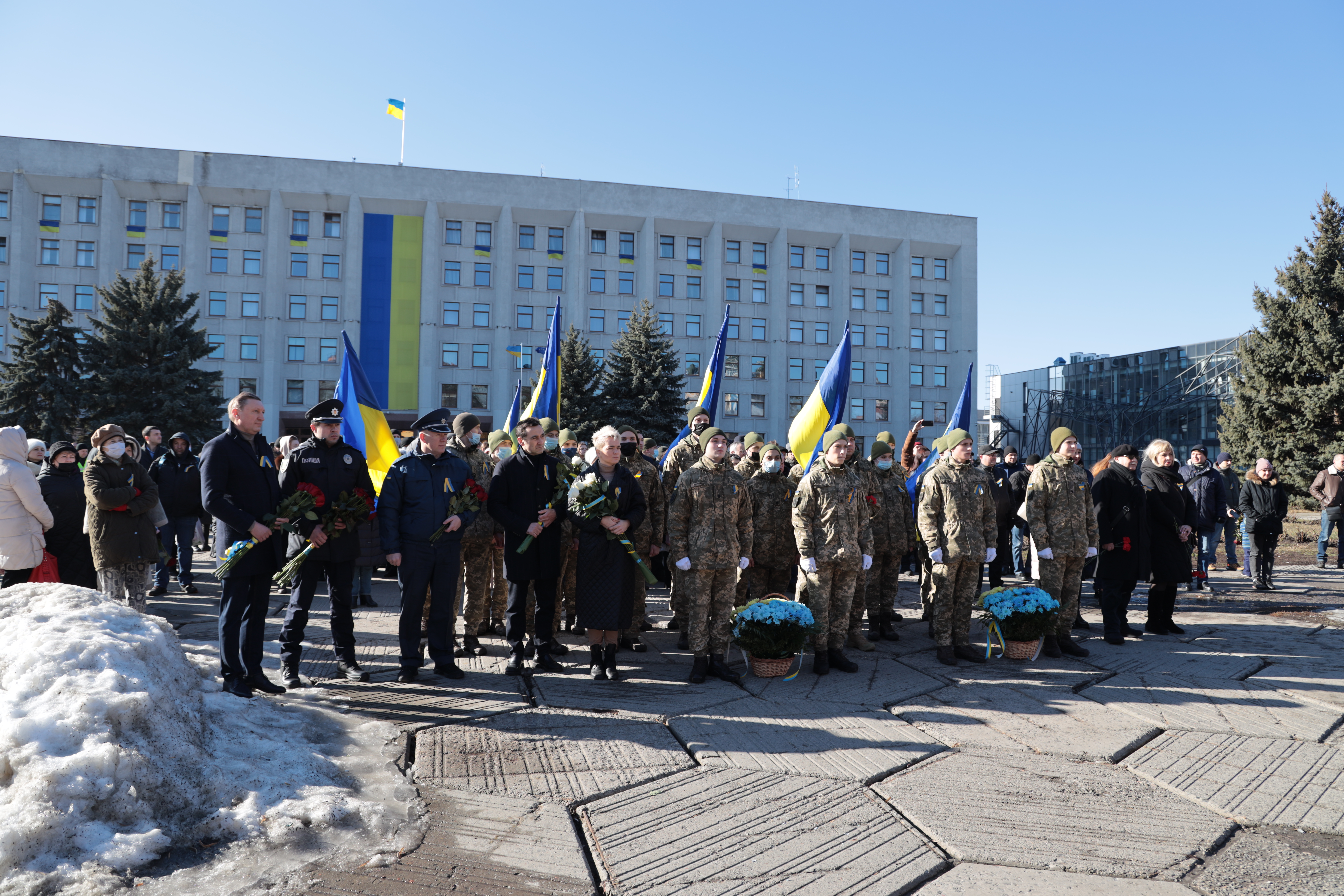 The university community joins the public commemoration of the Heroes of the Heavenly Hundred