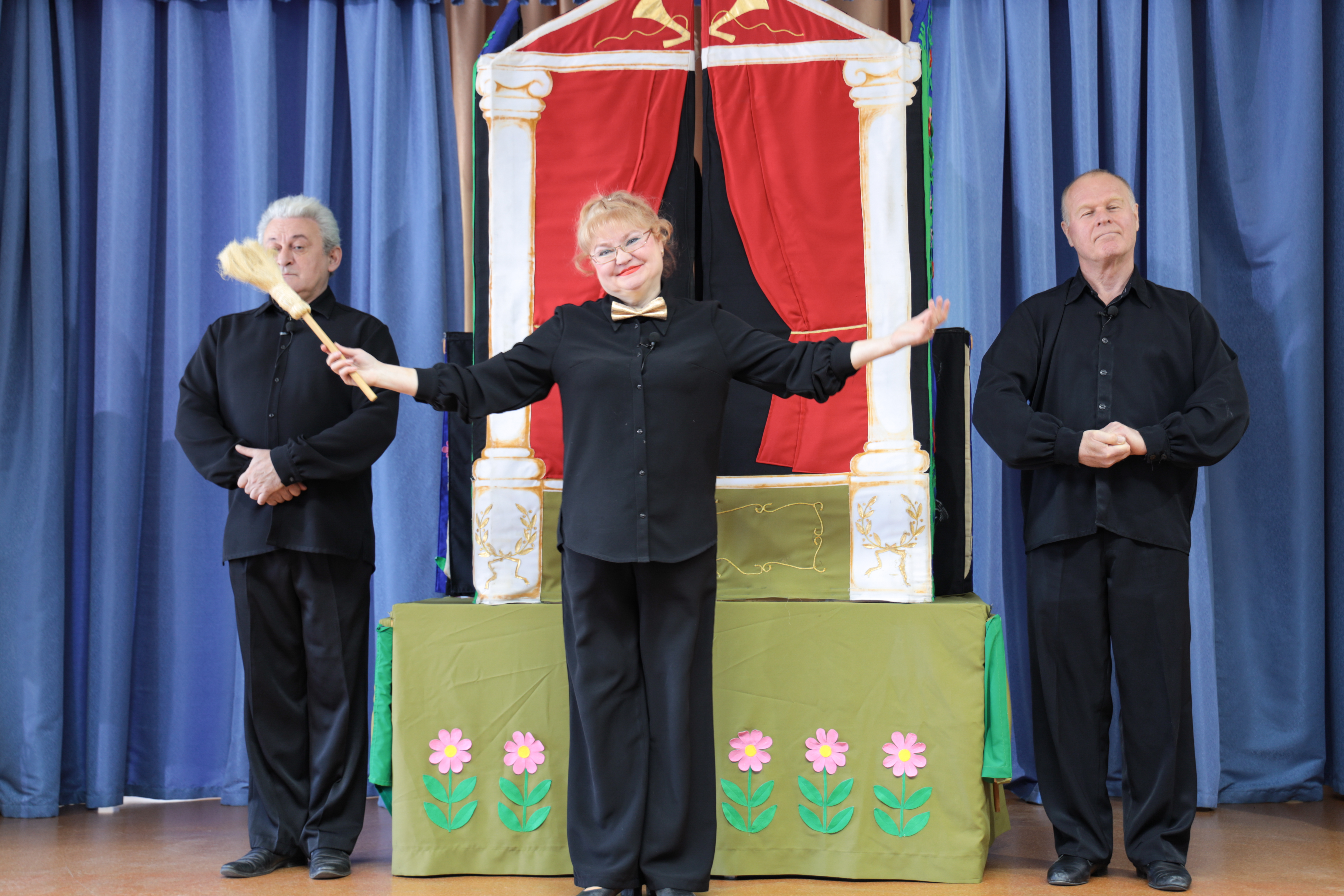 Полтавський академічний обласний театр ляльок подарував казку дітям-переселенцям