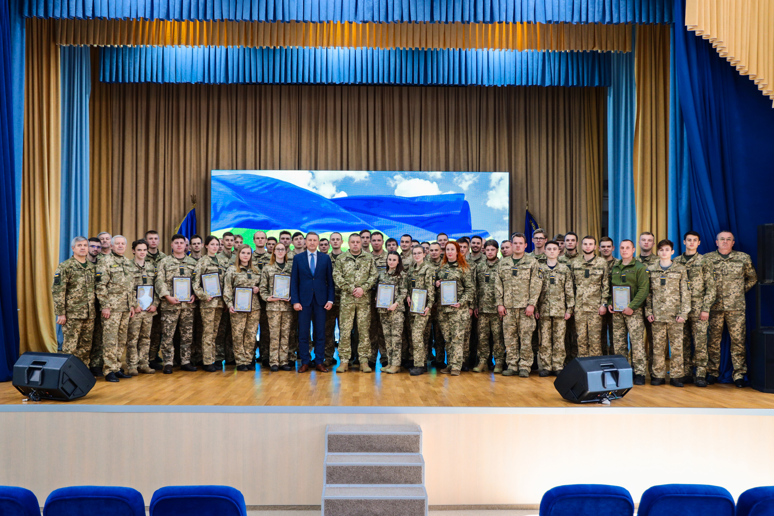 В університеті привітали випускників кафедри військової підготовки