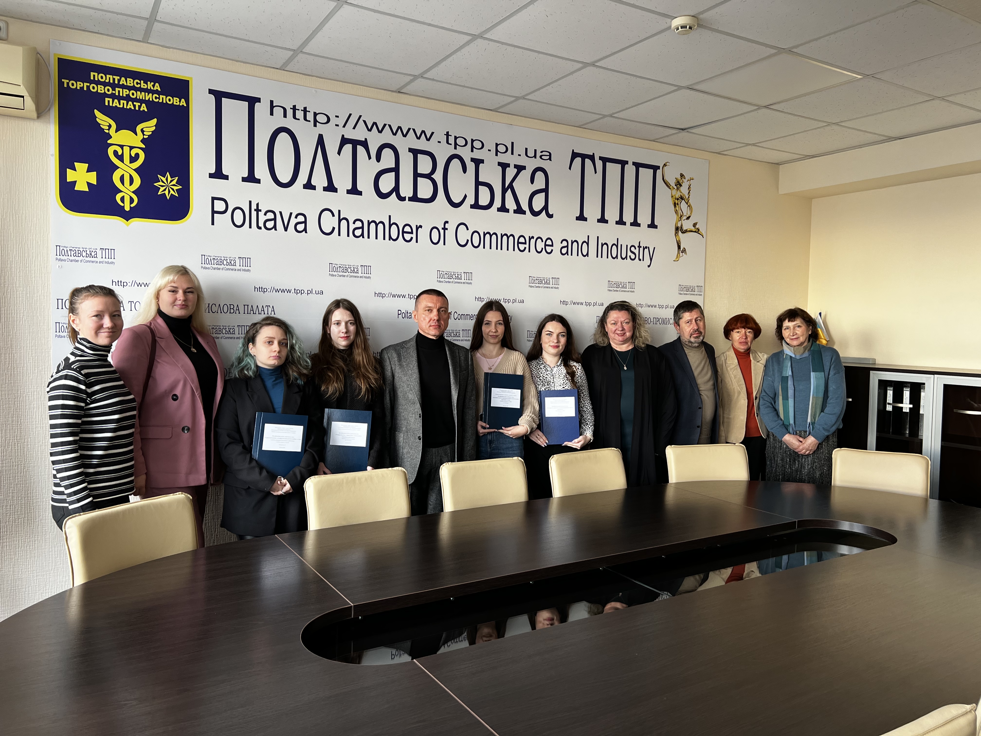 Магістрантки спеціальності «Міжнародні економічні відносини» успішно захистили дипломні роботи на базі Полтавської ТПП