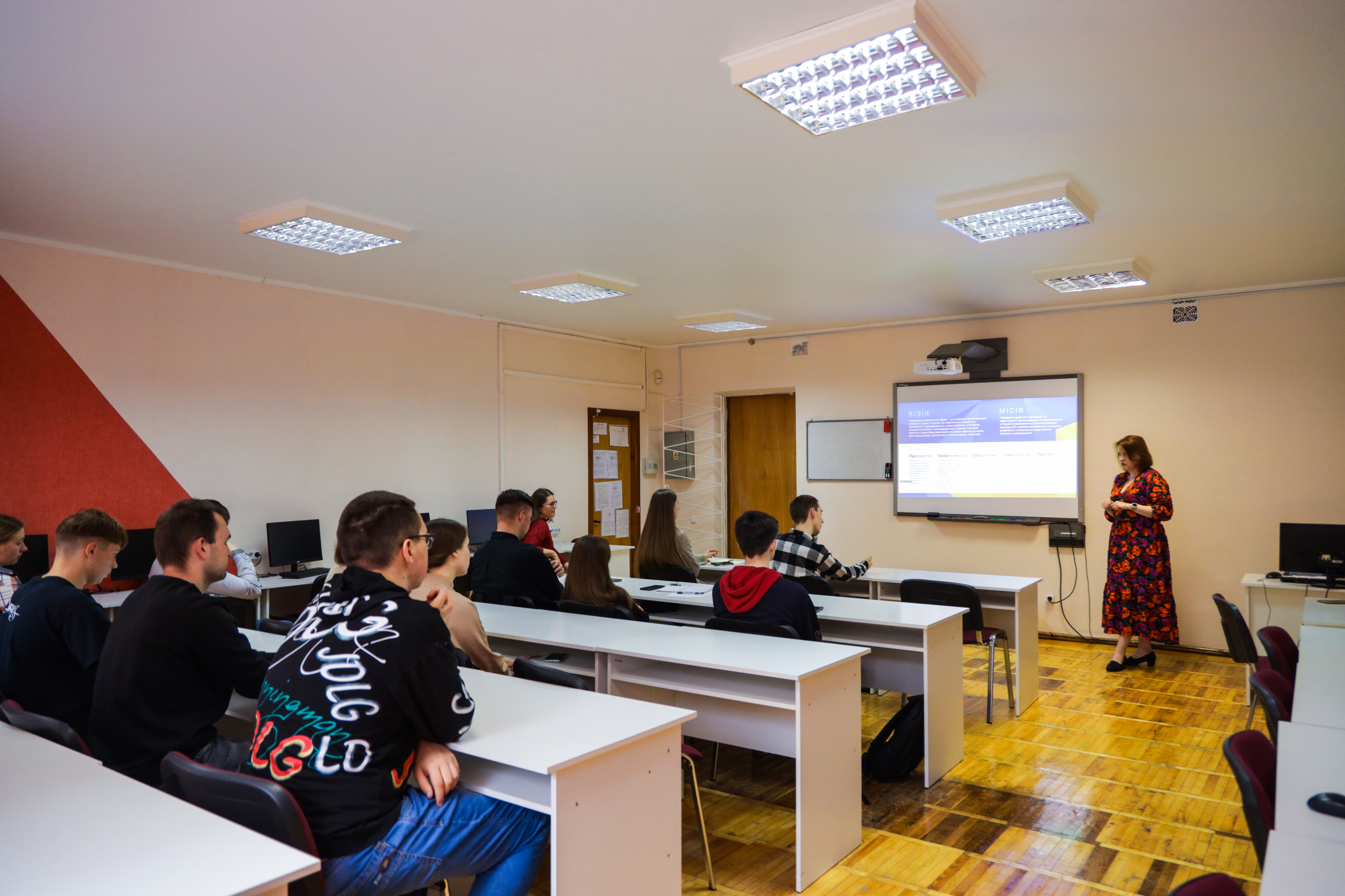 Представниця ТОВ «Українська енергетична біржа» поділилася зі студентами ефективними кейсами антикризового управління у сфері енергетичного ринку