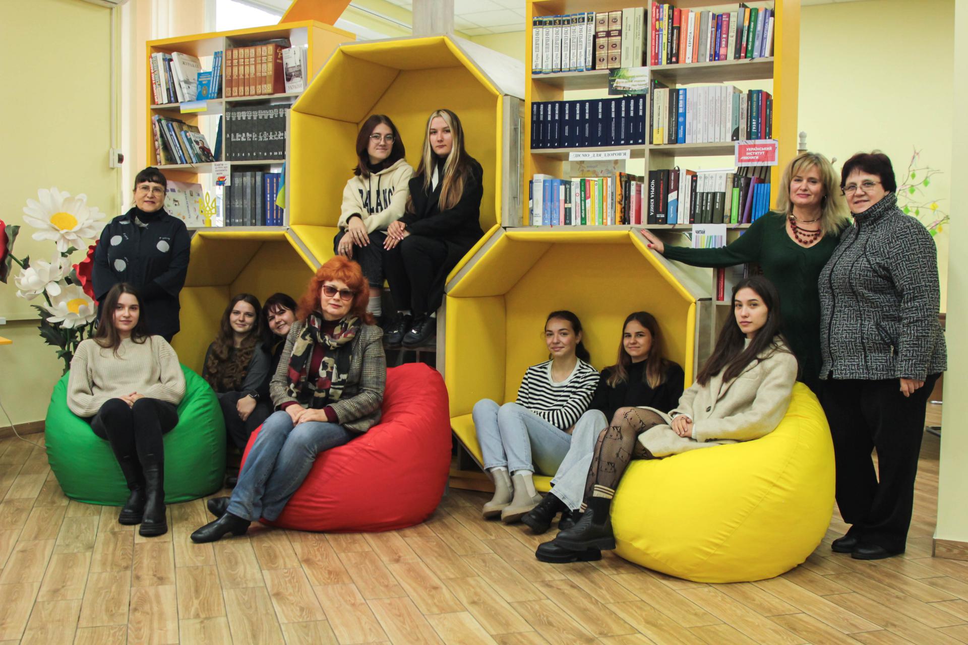 Майбутні фахівці вивчали досвід найсучаснішої бібліотеки Полтавської громади