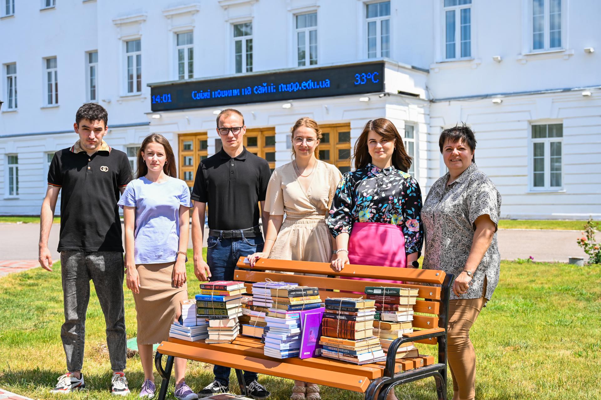 “Free People Read in Ukrainian!”: Poltava Polytechnic donates the collected books to the libraries of the Kherson region as part of the All-Ukrainian project