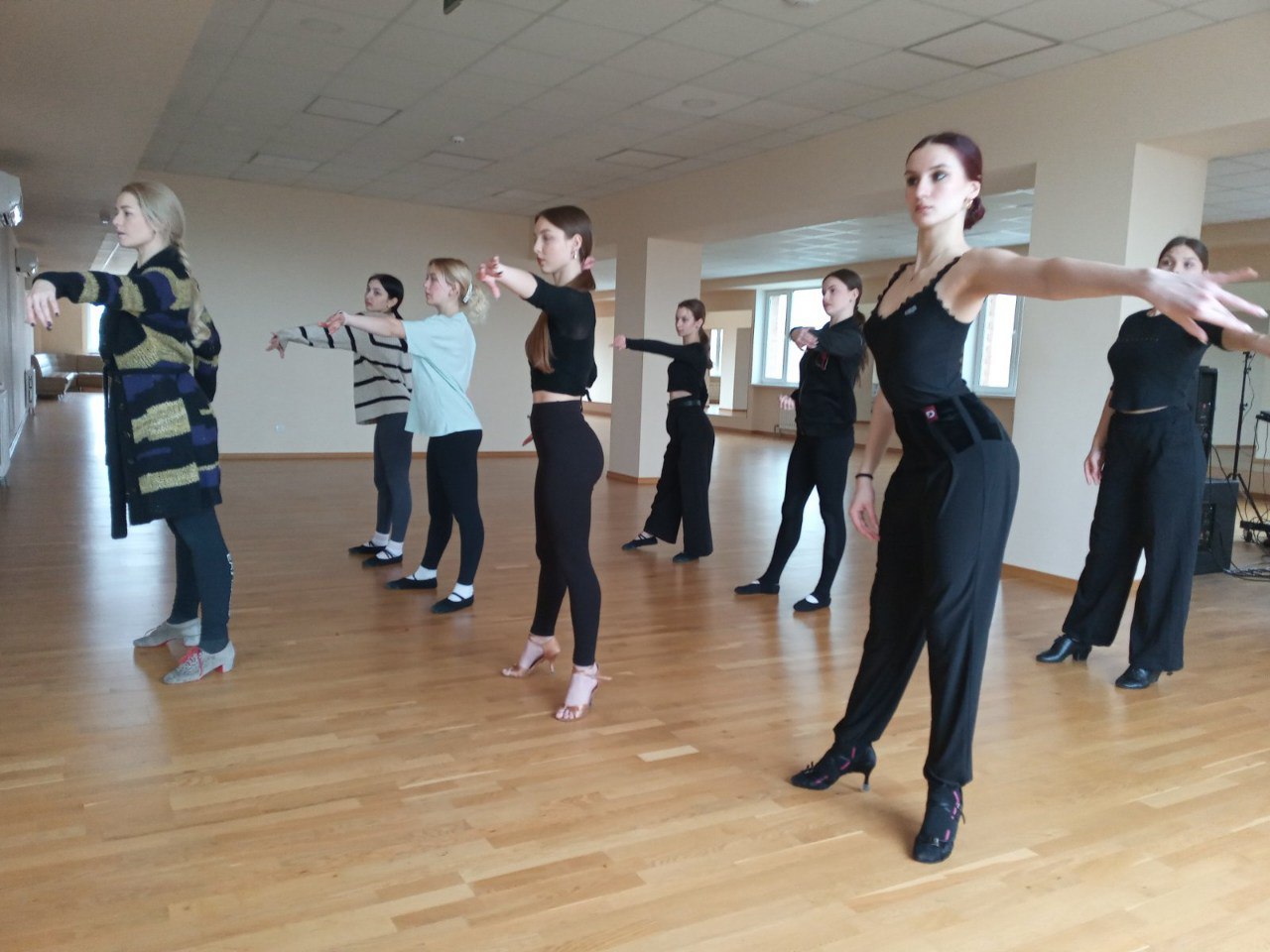 «Культурологія та соціальні комунікації: інноваційні стратегії розвитку»: викладачі та студенти -хореографи  взяли участь у міжнародній науково-практичній конференції в рамках співпраці з Харківською державною академією культури