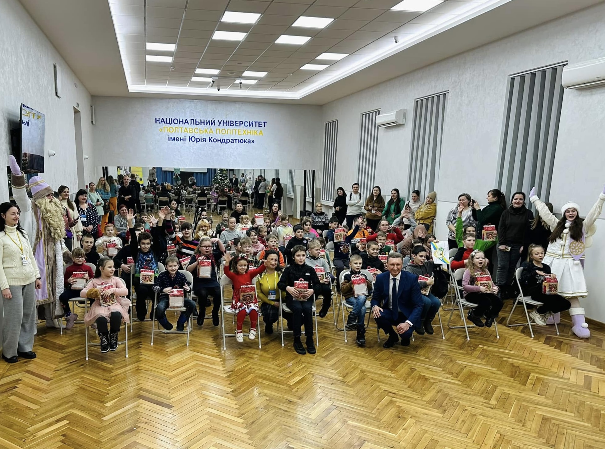 У Полтавській політехніці привітали дітей із родин внутрішньо переміщених осіб із Днем Свя...