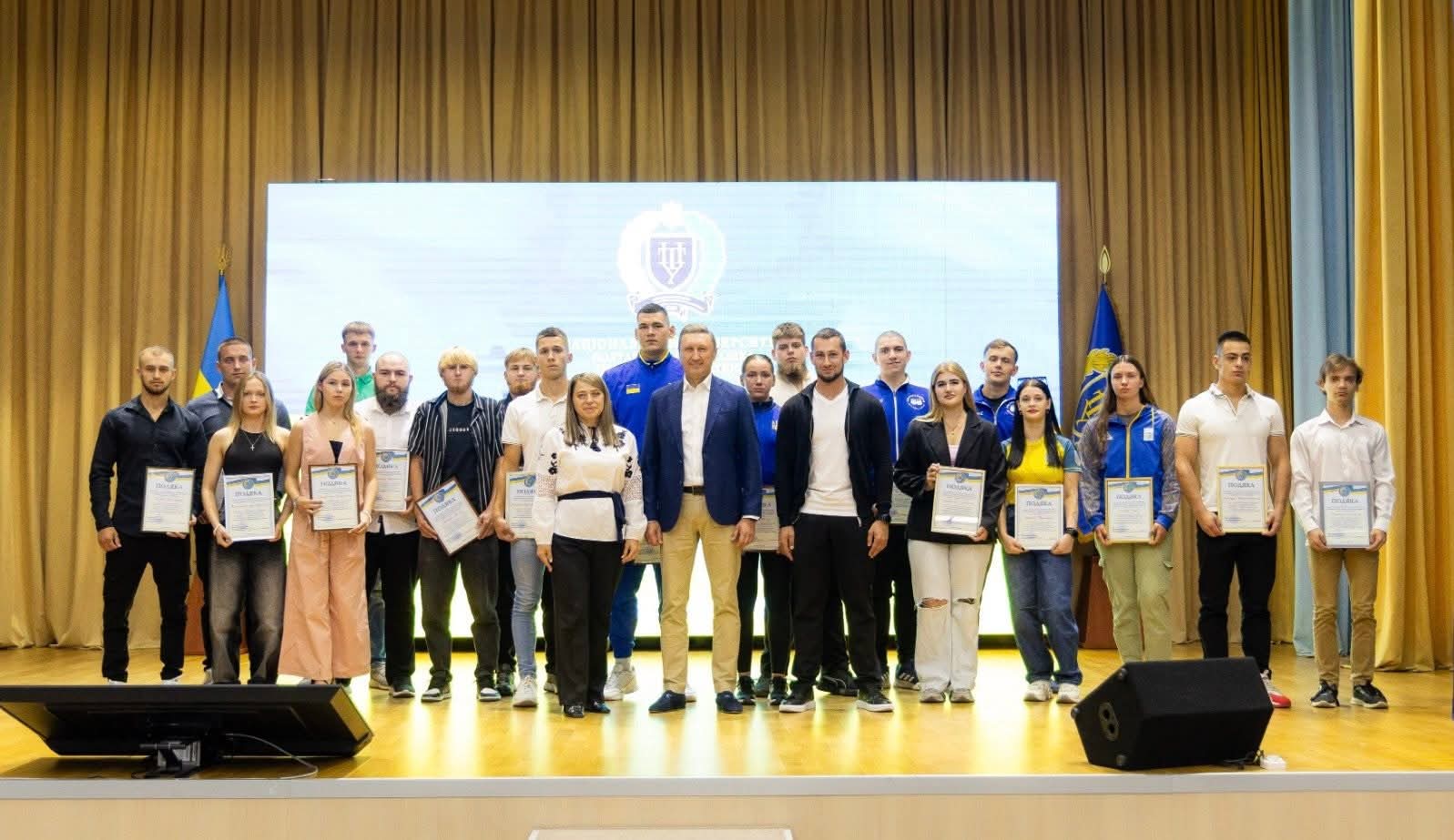 Полтавська політехніка відзначила 23 студентів-спортсменів до Дня фізичної культури і спорту України