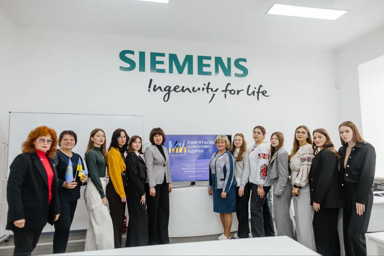 «Відродяться з попелу квіти: українські письменники, яких убила росія» науковці та студент...