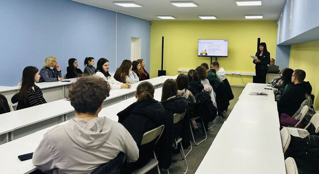 Зустріч із представниками Укргазбанку: фінансова грамотність для студентів Полтавської пол...