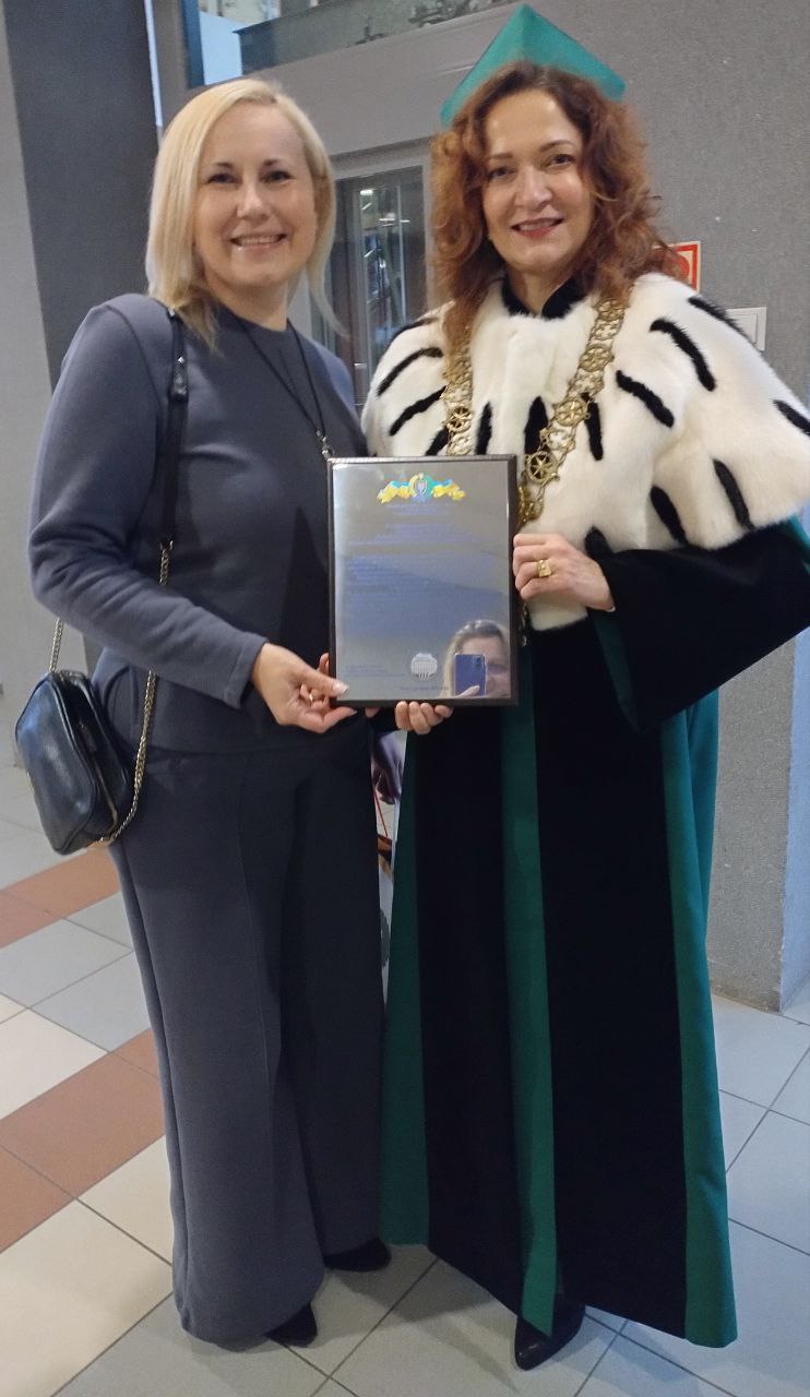 Завідувачка кафедри загального мовознавства та іноземних мов Полтавської політехніки взяла...