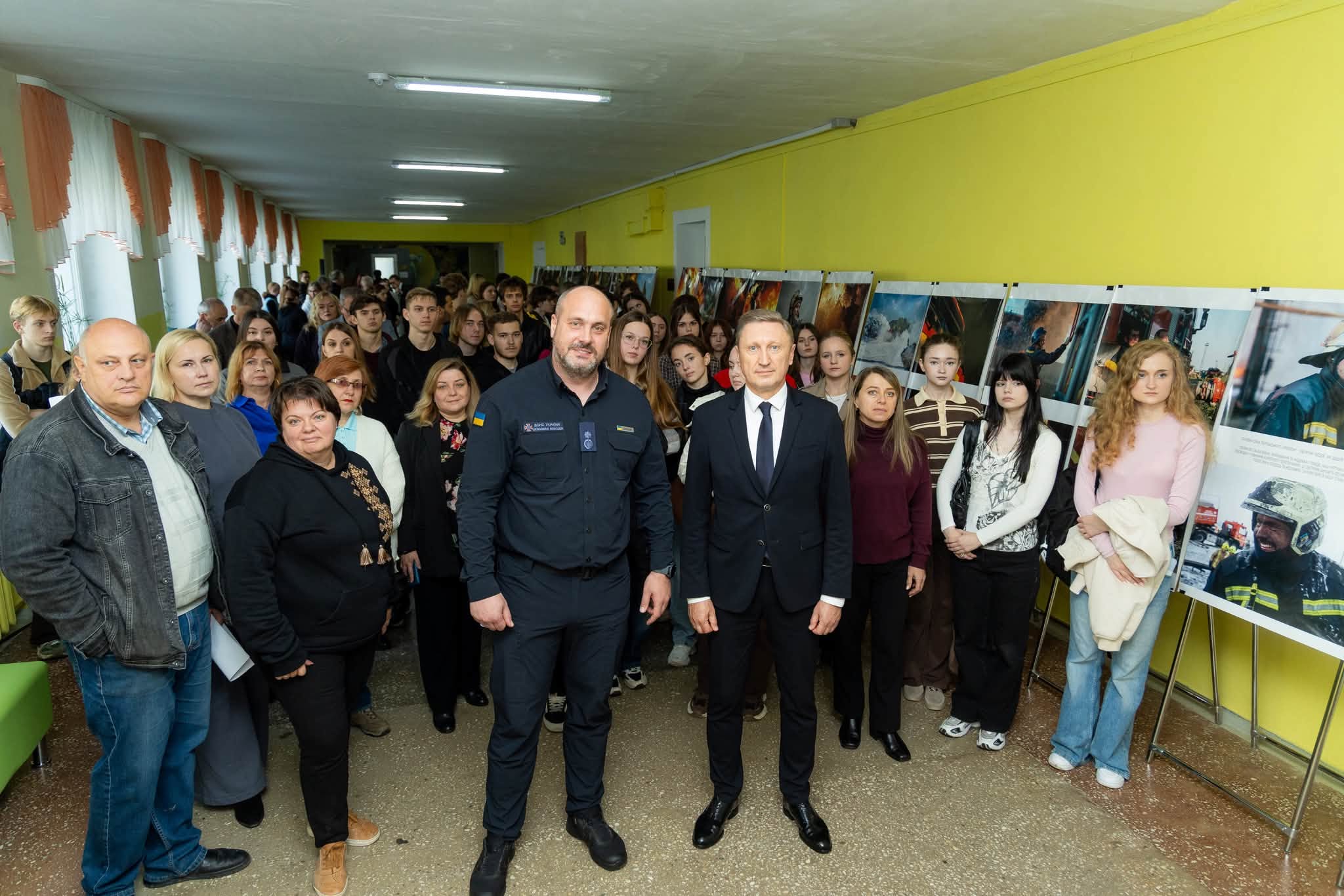 Відвага через об’єктив: у Полтавській політехніці презентували фотовиставку «Сміливі рятув...