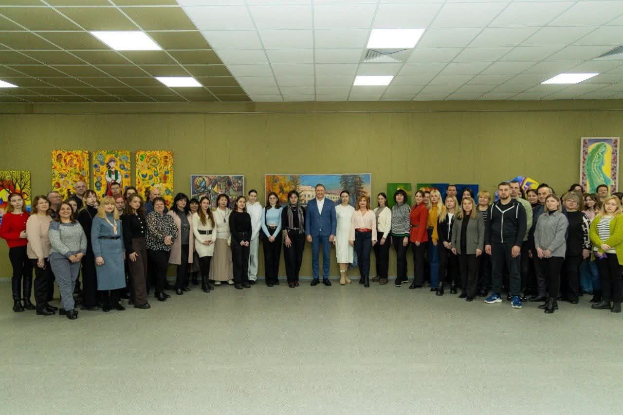 «ALMA MATER: ЛЮБОВ, ЩО ЗДАТНА ЗРУШИТИ ГОРИ» – У ПОЛТАВСЬКІЙ ПОЛІТЕХНІЦІ ВІДКРИЛИ ВИСТАВКУ...