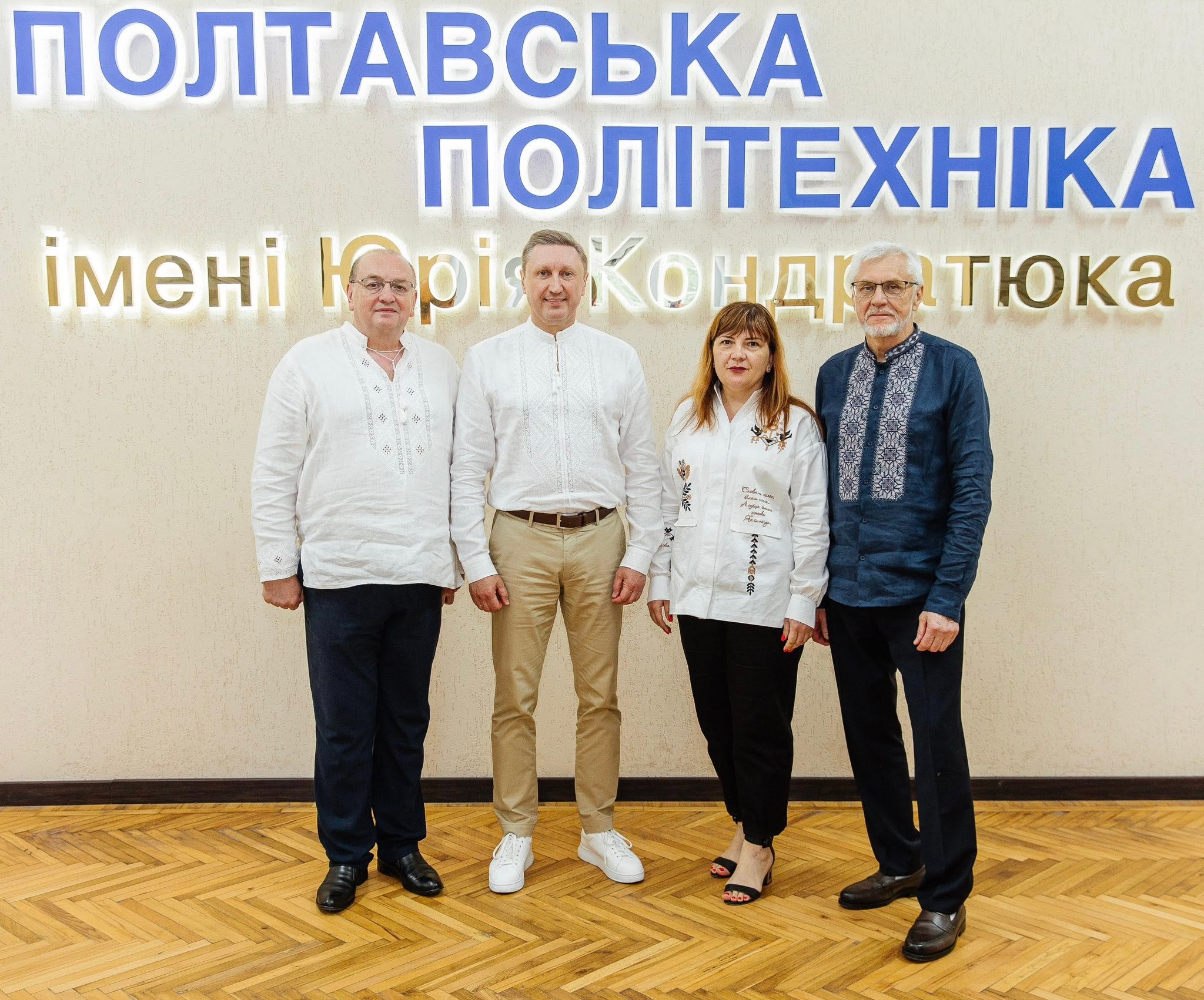 СПІВПРАЦЯ ЗІ ШВЕЙЦАРСЬКИМ БРЕНДОМ: ВОЛОДИМИР ОНИЩЕНКО ПІДПИСАВ ДОГОВІР ПРО СПІЛЬНУ НАУКОВО-ТЕХНІЧНУ ДІЯЛЬНІСТЬ ІЗ ТОВ «НАВІГАЦІЙНО-ГЕОДЕЗИЧНИЙ ЦЕНТР»